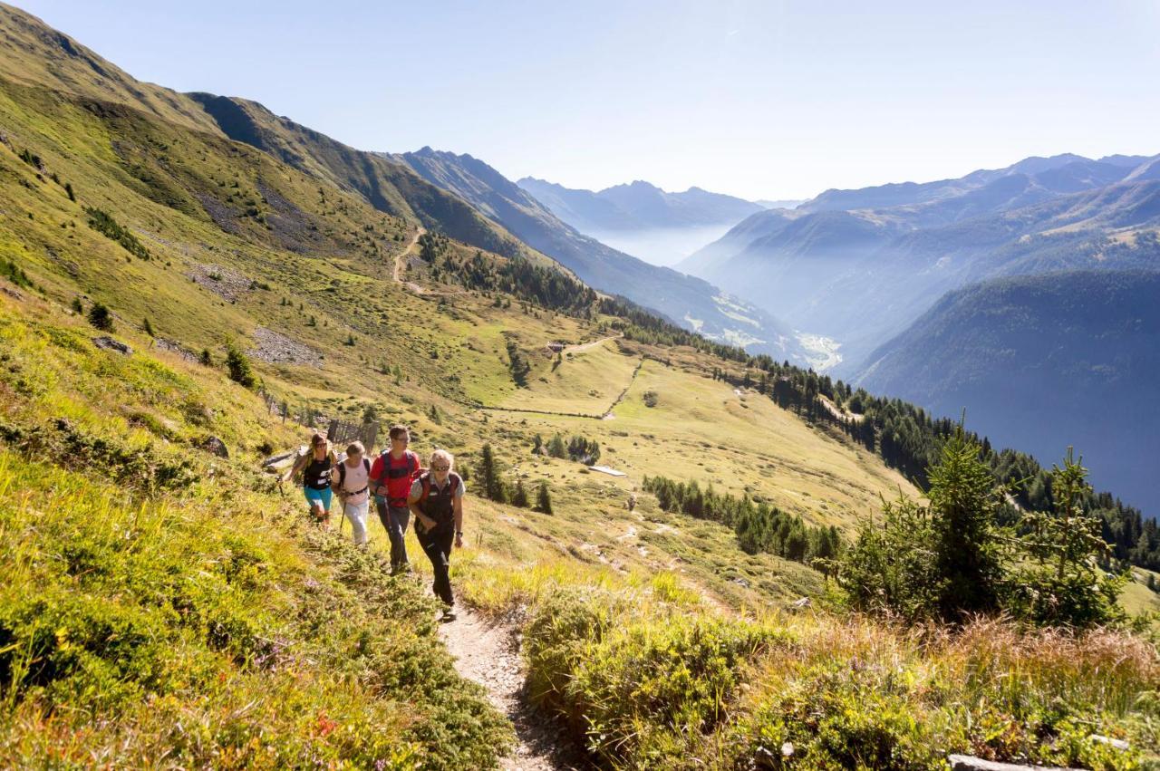 Alpenparks Montana Apartments Matrei in Osttirol Εξωτερικό φωτογραφία